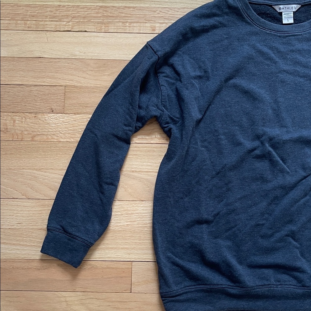 Athleta Women’s dark navy  Crewneck Sweater size L - Picture 4 of 6